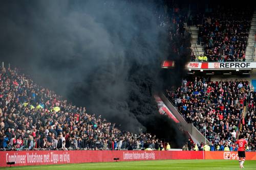 Celstraffen geëist voor rookbommen PSV-Ajax