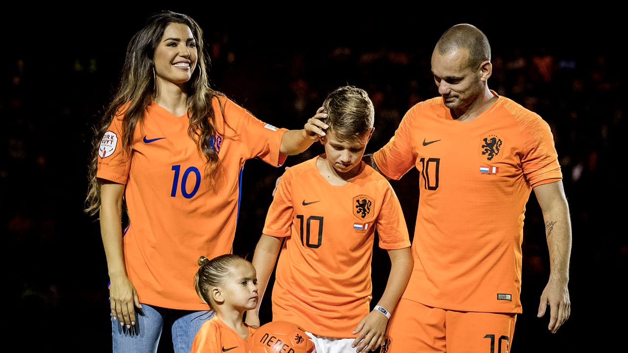 Sneijder is roddels zat: 'Ik laat mensen niet met mijn leven rotzooien'