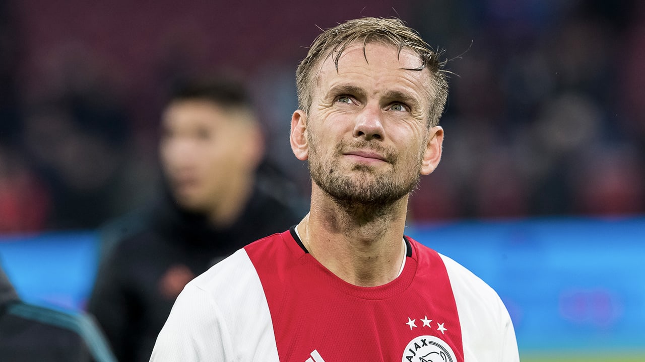 Ajax-supporters lovend over hattrick-hero De Jong: 'Siem in Oranje'