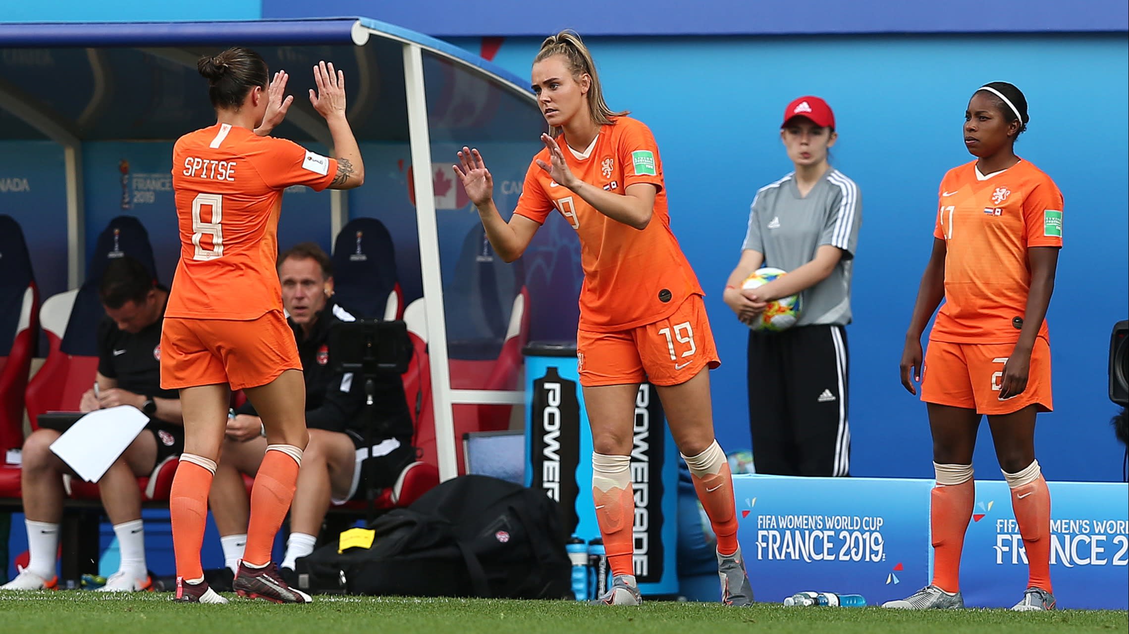 Voetbalsters starten met Roord en Beerensteyn