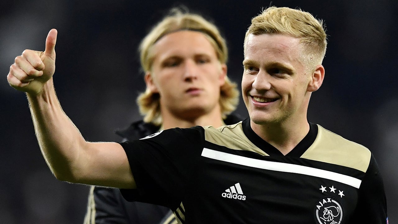 Van de Beek tekent voor vijf jaar bij Manchester United