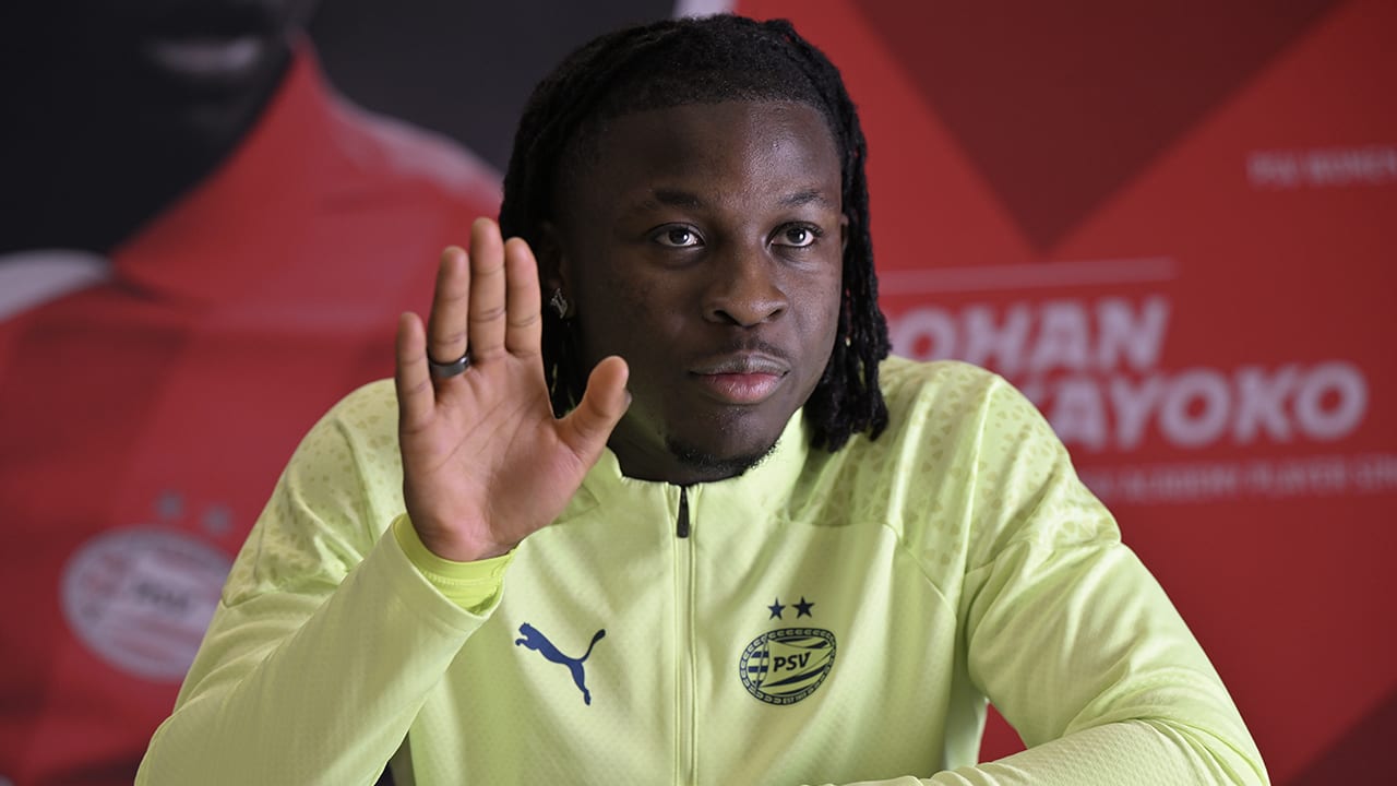 Johan Bakayoko slaat van zich af op X na kritiek van boze PSV-fan