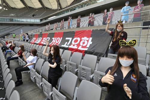 Straf dreigt voor FC Seoul dankzij sekspoppen op tribune