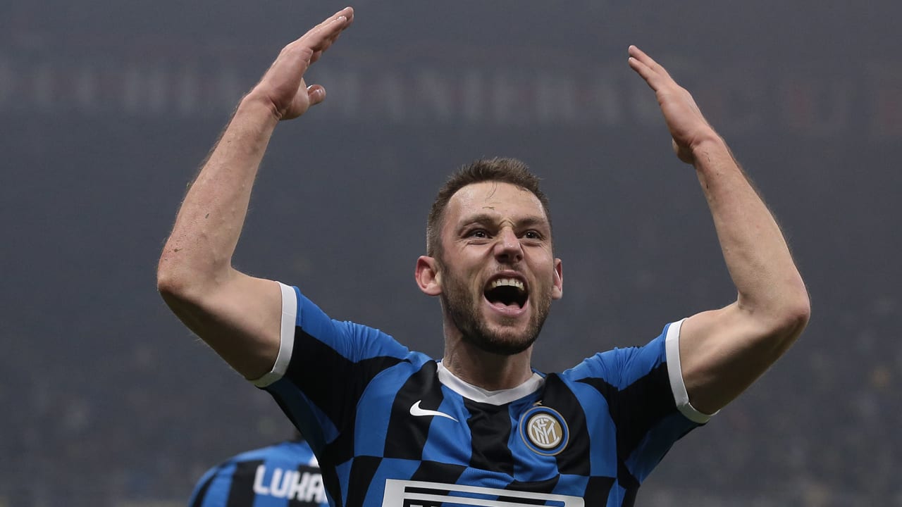 De Vrij helpt Inter aan koppositie na geweldige comeback in derby