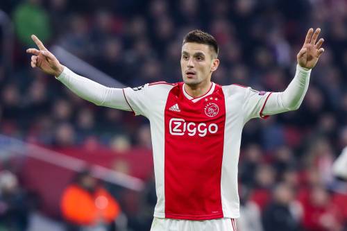 Ajax met Tadic in de spits tegen FC Emmen