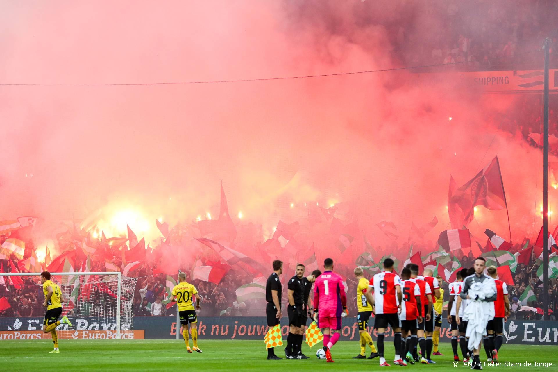 Feyenoord-mars in Praag gestaakt: politie arresteert supporters