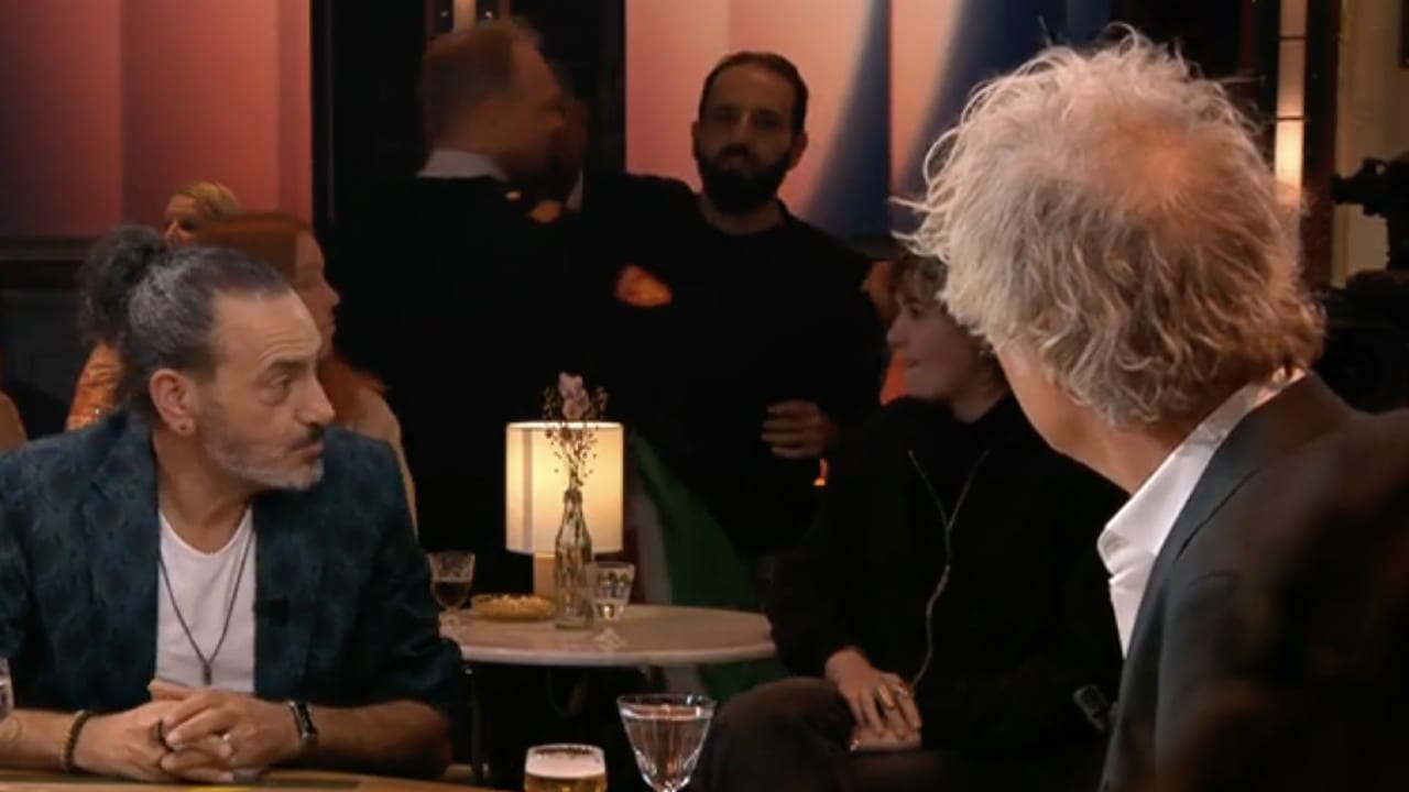 Pro-Palestijnse activist verstoort uitzending Bar Laat