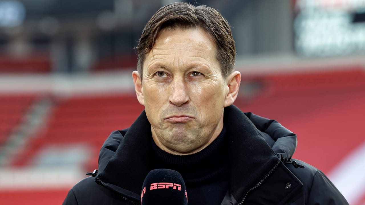 'Je moet je afvragen of PSV nog een halfjaar verder moet gaan met Schmidt'