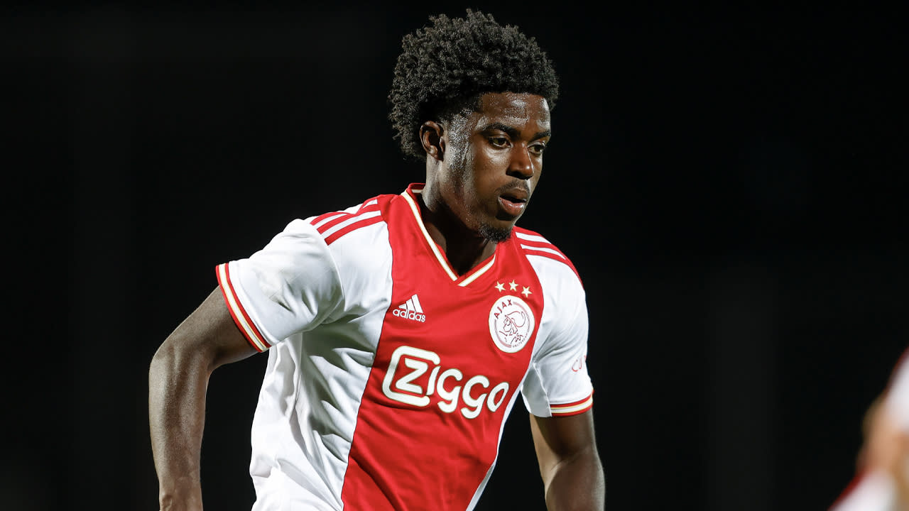 Verandering bij Ajax: Debuut lonkt voor toptalent Misehouy (17)