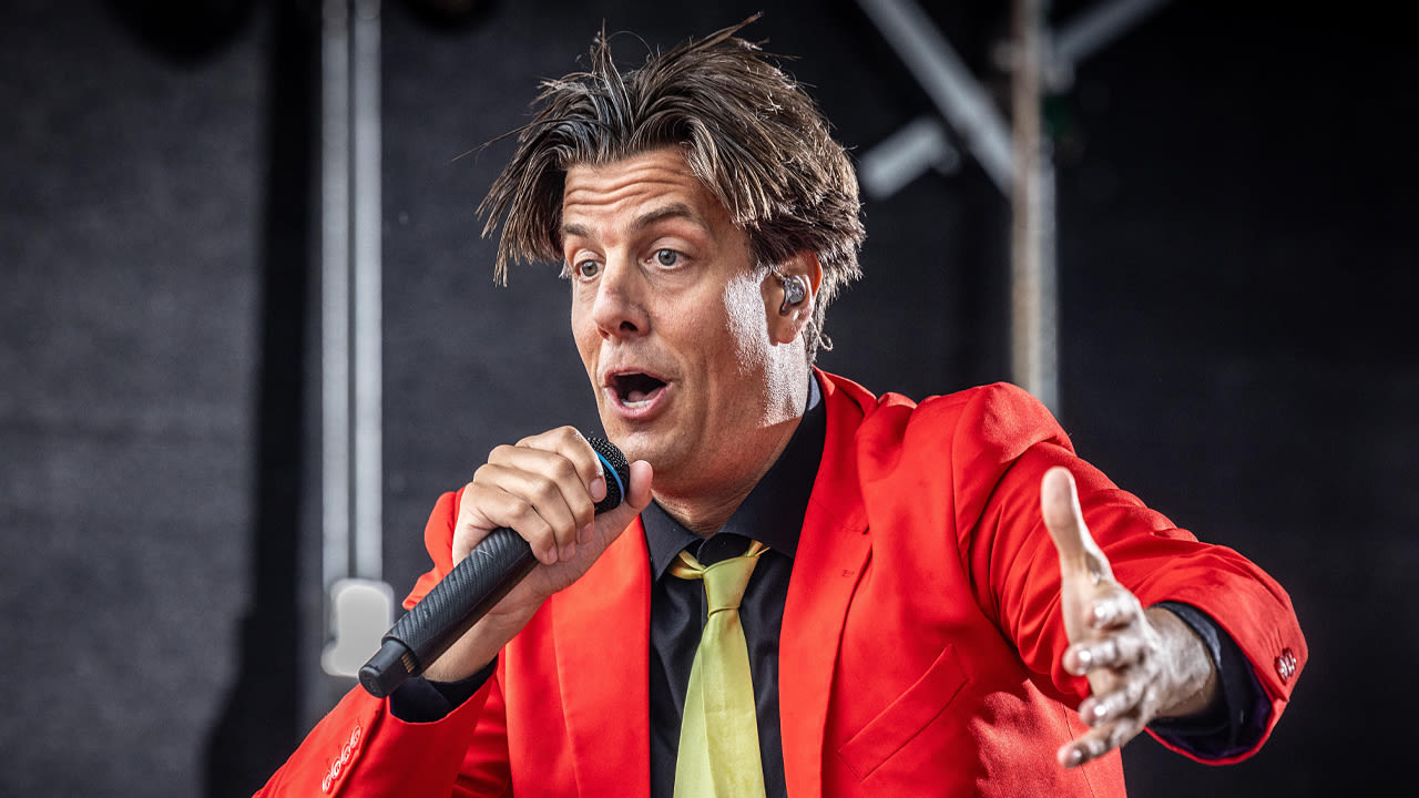 Snollebollekes-zanger Rob Kemps lijkt wel oren te hebben naar deelname aan Songfestival