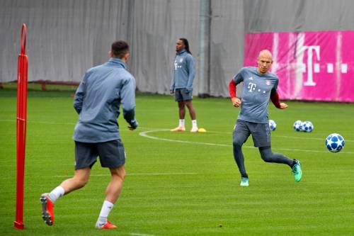 Bayern beslist na training over Robben