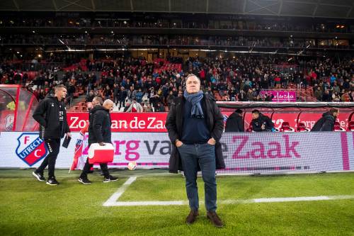 Advocaat: mannelijk spelen tegen Ajax