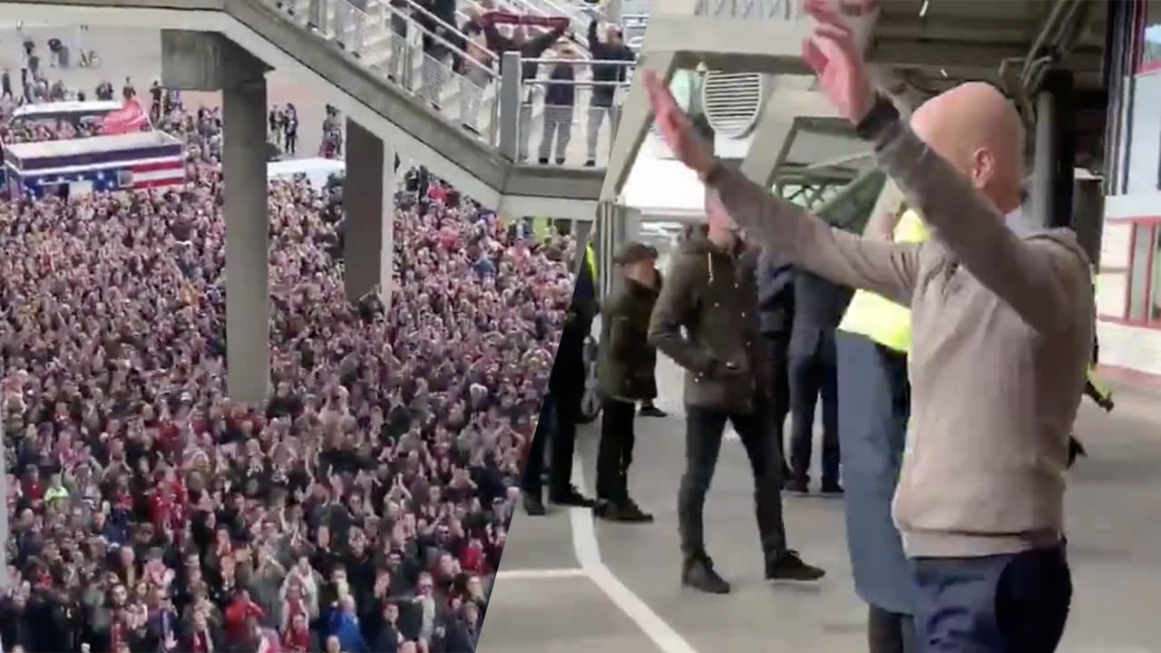 Erik ten Hag toegezongen door duizenden supporters