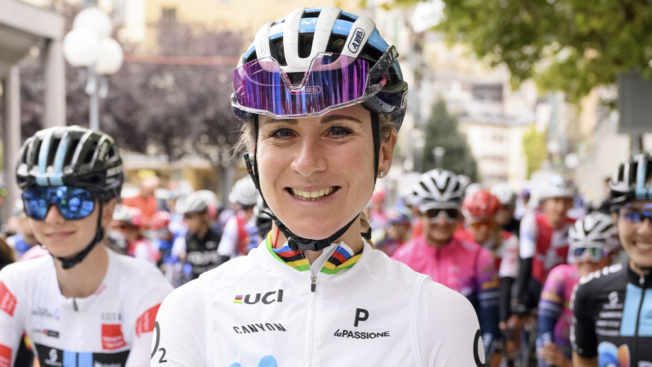 Annemiek van Vleuten wint voor derde jaar op rij Vuelta voor vrouwen