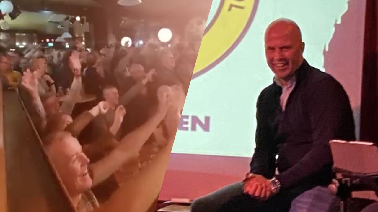VIDEO: Arne Slot toegezongen tijdens Bier & Ballen Festival: 'Oooooh Arneeeee!'