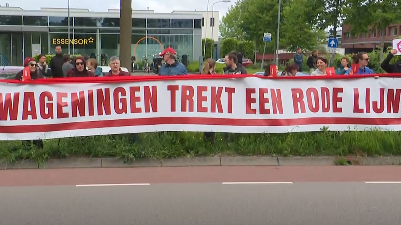 Honderden mensen demonstreren tegen komst Schoof en Bosma in Wageningen 