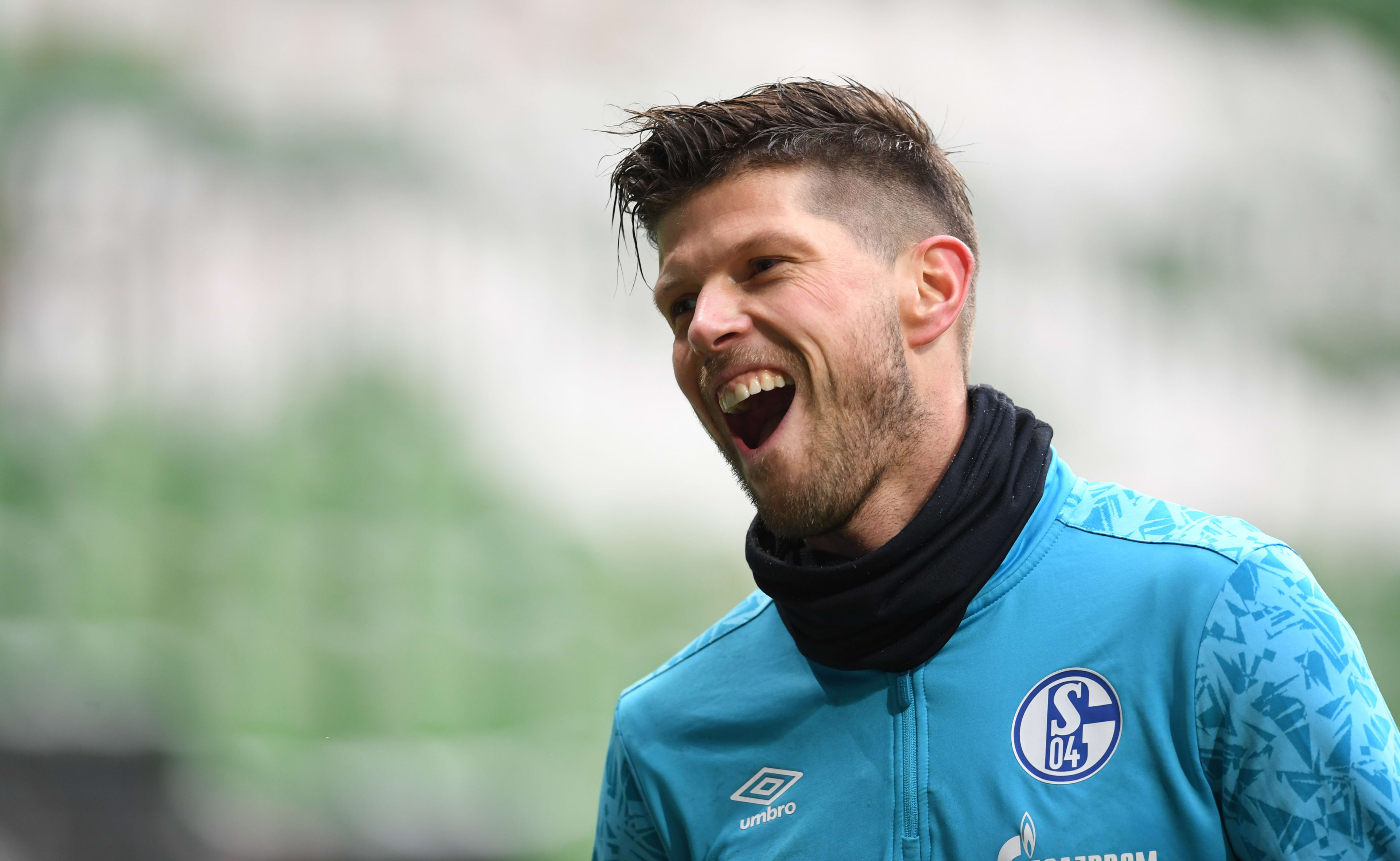 Schalke speelt gelijk bij rentree Huntelaar 