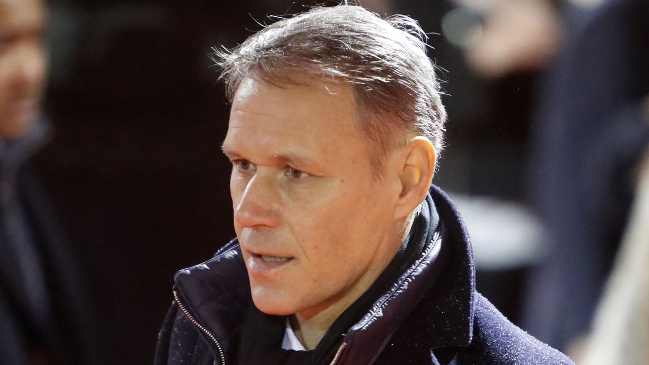 Van Basten biedt excuses aan voor Sieg Heil-opmerking
