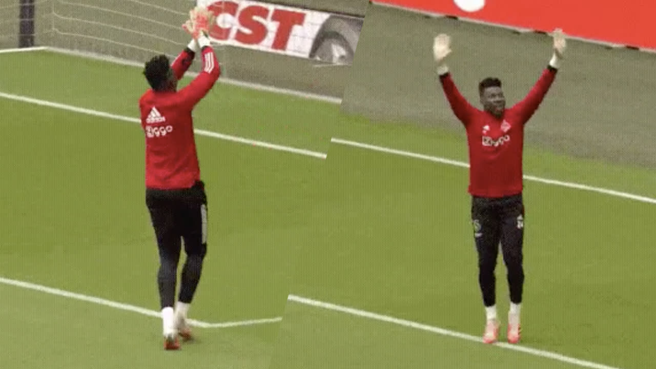 HAHA! Onana klapt en zwaait naar tribunes in lege Arena