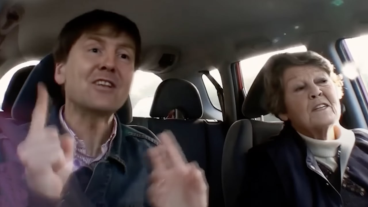 Koning Willem-Alexander als Kees Momma in deepfake-videoclip: 'Godverdomme, die klootzakken!'