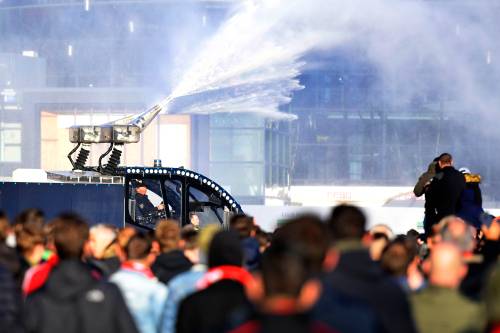 UEFA straft Ajax weer om wangedrag supporters