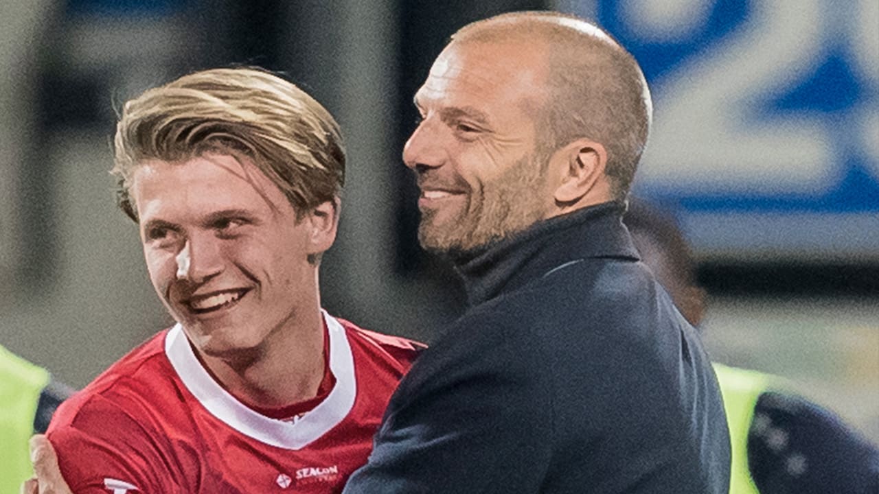 Steijn redt punt voor VVV van zijn vader