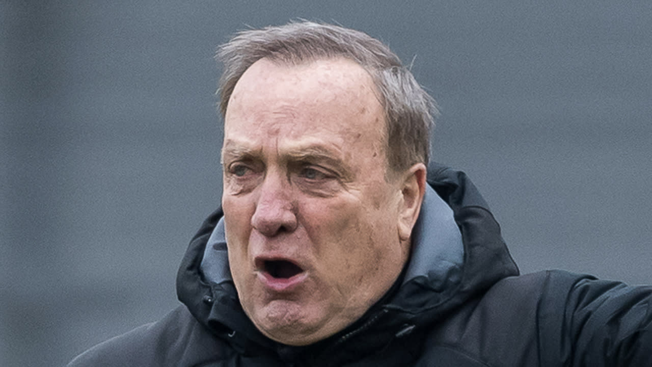 Driftige Dick Advocaat gromt op Feyenoord-training