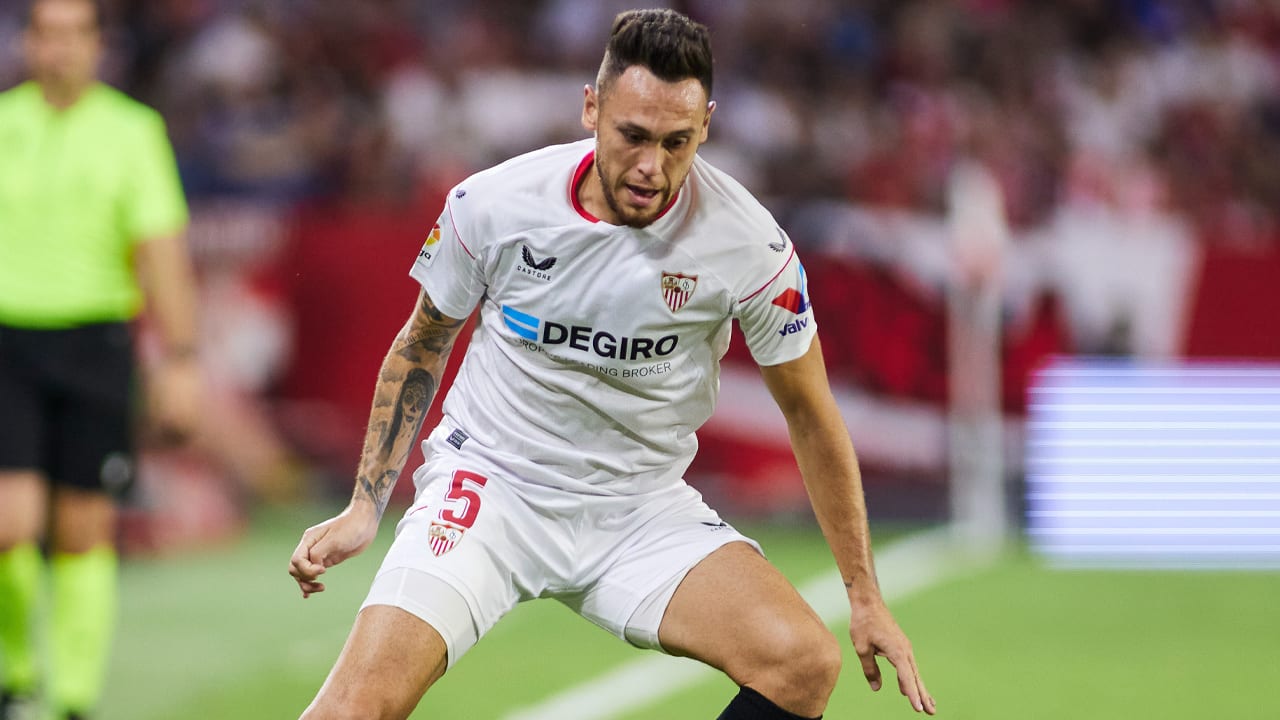 'Sevilla wil snel van Ocampos af en biedt hem voor 15 miljoen euro aan bij Ajax'