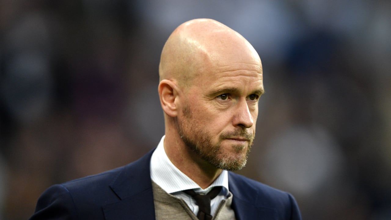 Ten Hag baalt van 'onnodige nederlaag' van Ajax