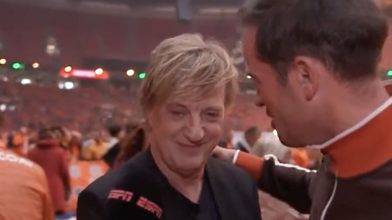 Bas Nijhuis trekt Wim Kieft voor de camera: 'Ik wil hier niks mee te maken hebben!' 