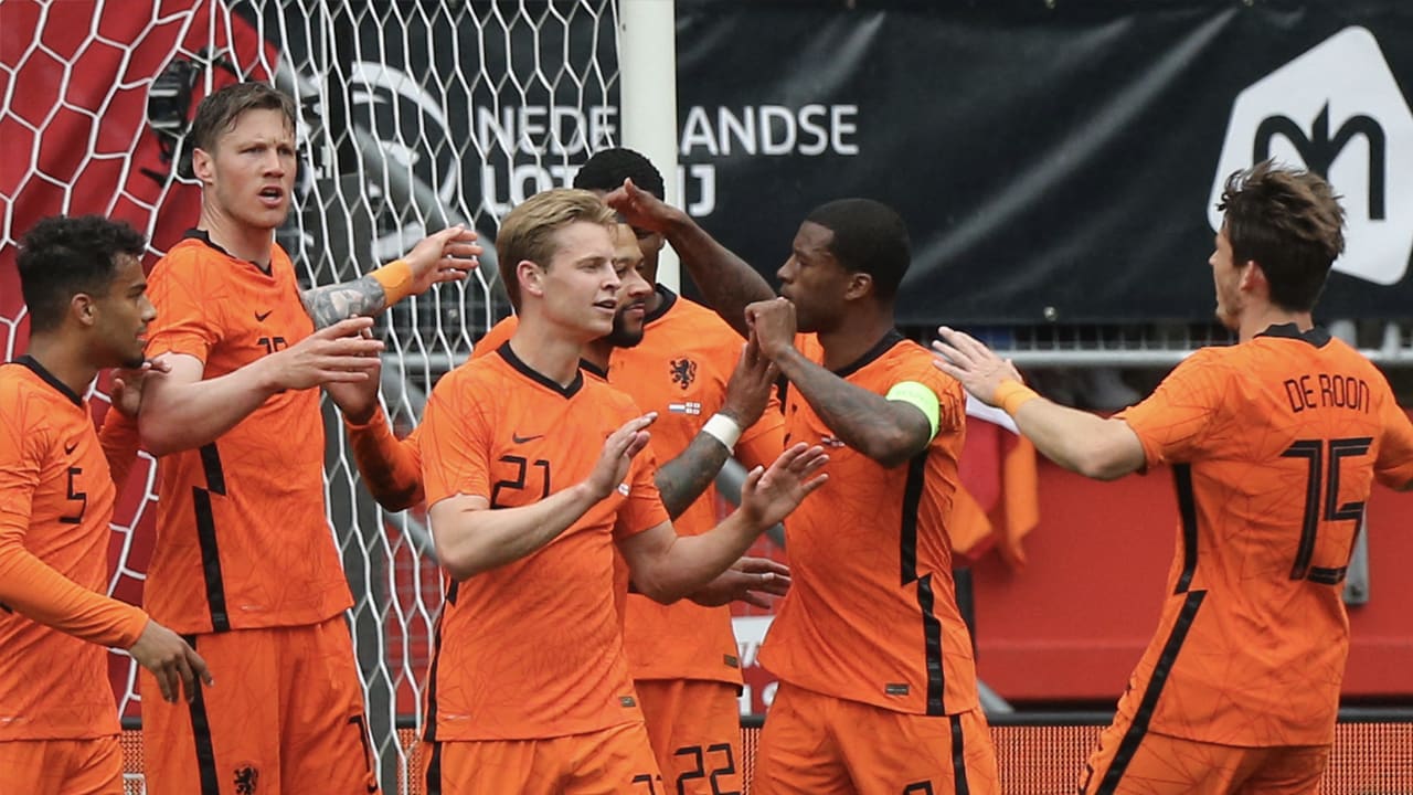 Felle kritiek op eerste helft Oranje: 'Het lijkt eigenlijk nergens op'