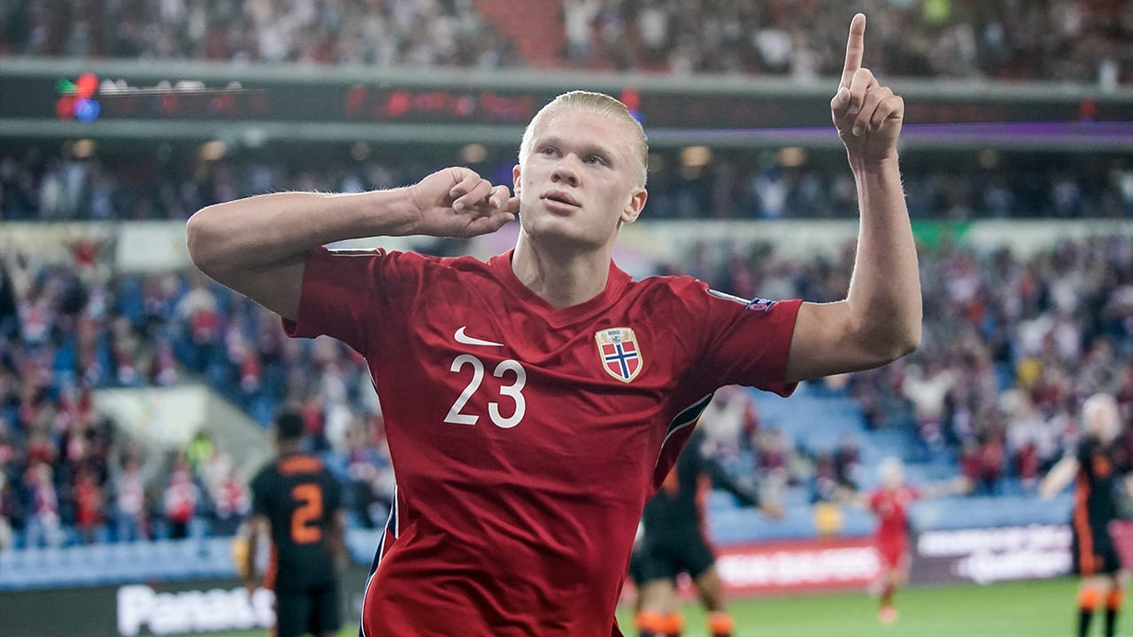 Mossou lyrisch over Haaland: 'Voortdurend gevaarlijk in veredeld houthakkers-elftal'