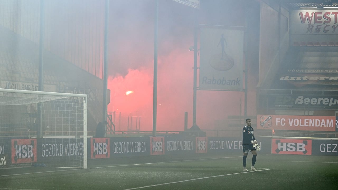 FC Volendam via nieuw kunstgrasveld naar natuurgras