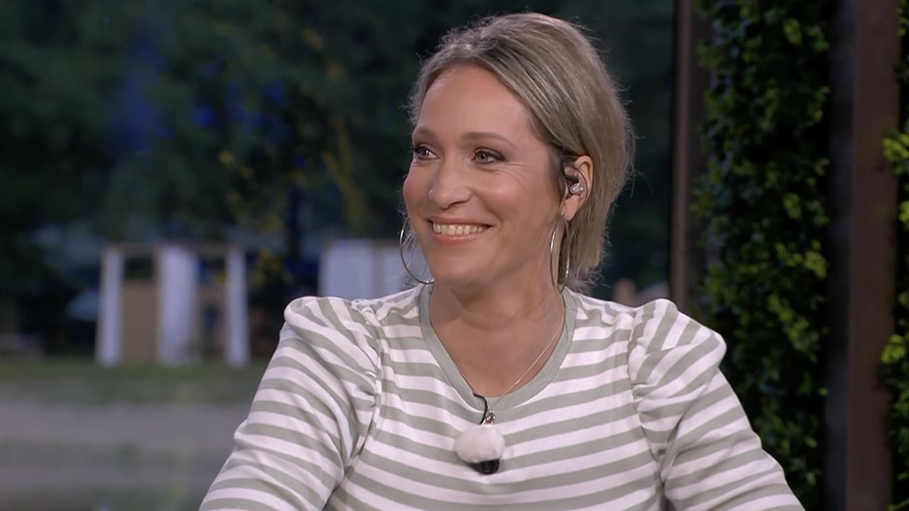 Hélène Hendriks vanavond aan tafel bij De Oranjezomer