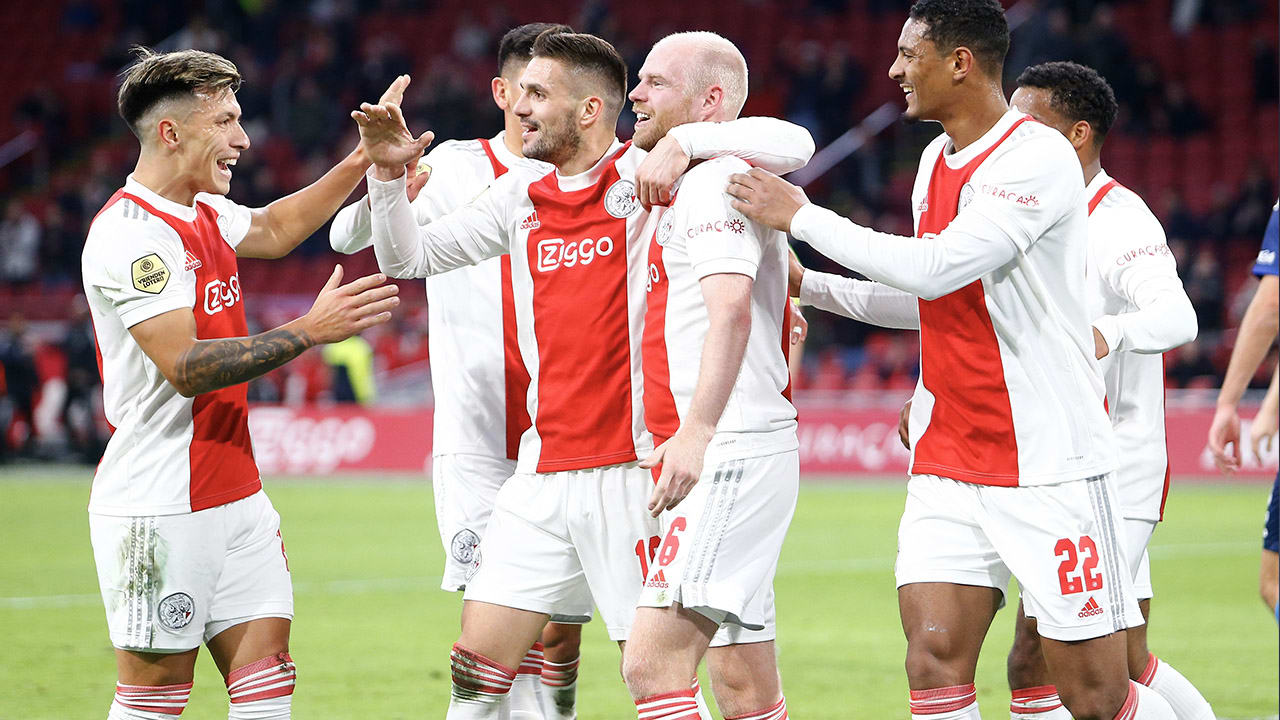 Ajax loopt verder weg bij PSV dankzij moeiteloze zege op Heracles Almelo 