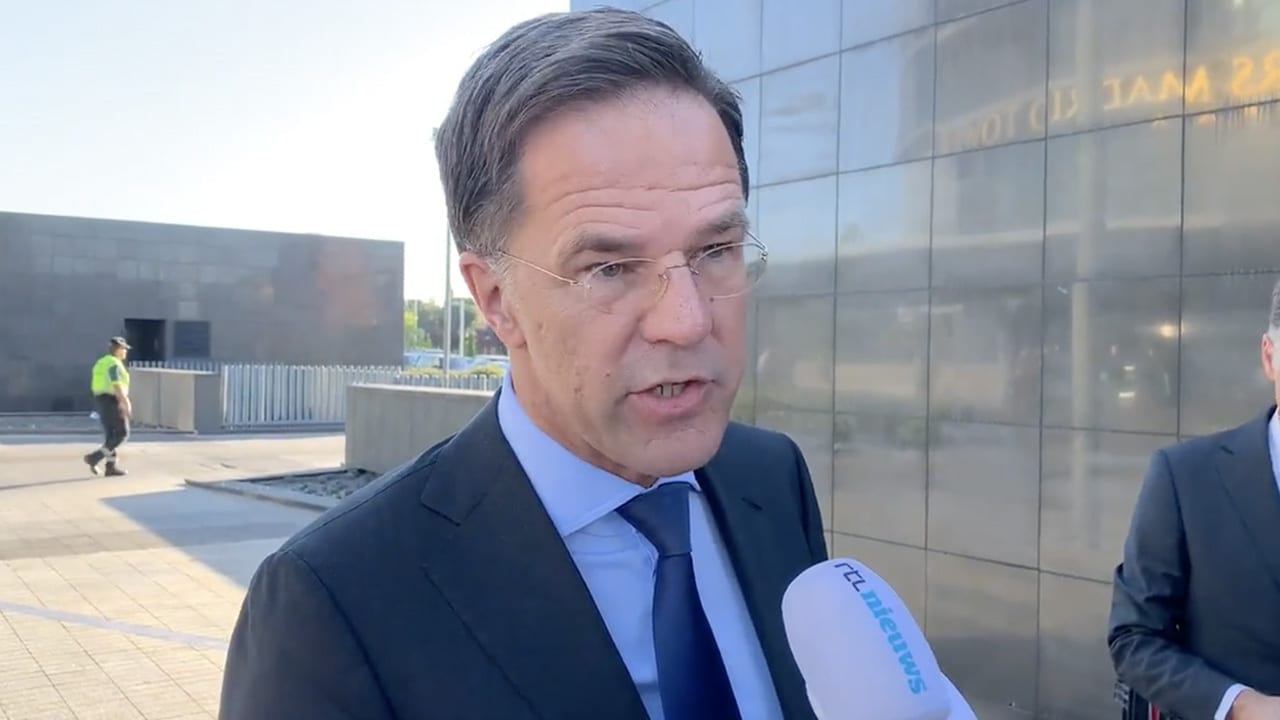 Rutte ziedend na boerenoproer bij huis minister Van der Wal: 'Dit is niet acceptabel'