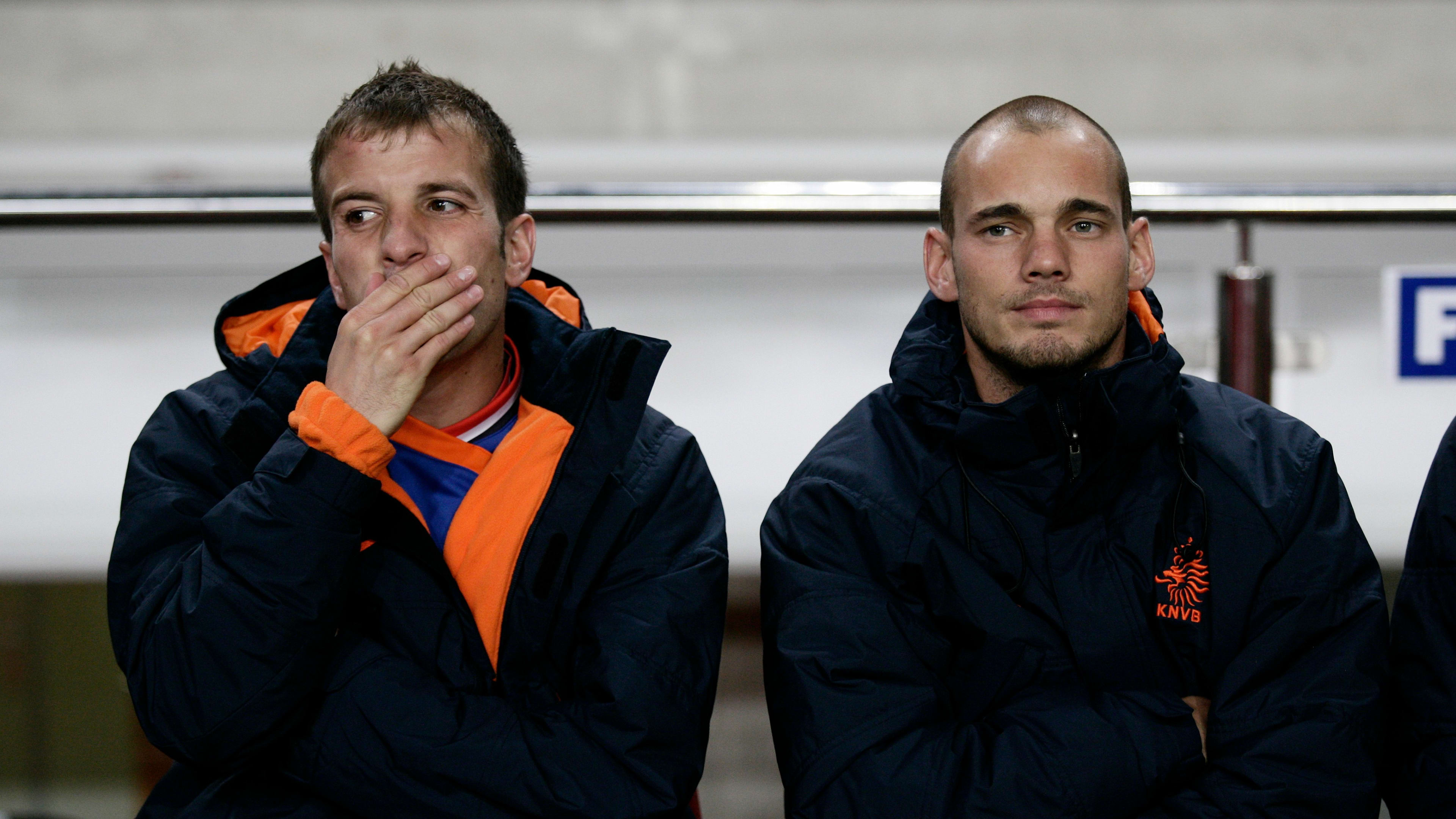 ‘Neem Van der Vaart, Sneijder en Janssen mee naar het EK' 