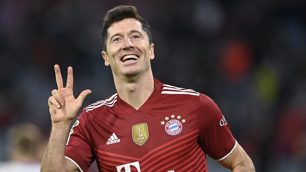 Hattrick-held Lewandowski laat Hertha kansloos