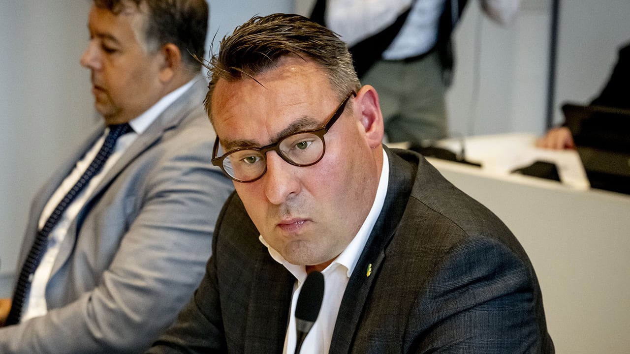 Richard de Mos stelt Staat en gemeente aansprakelijk voor geleden schade