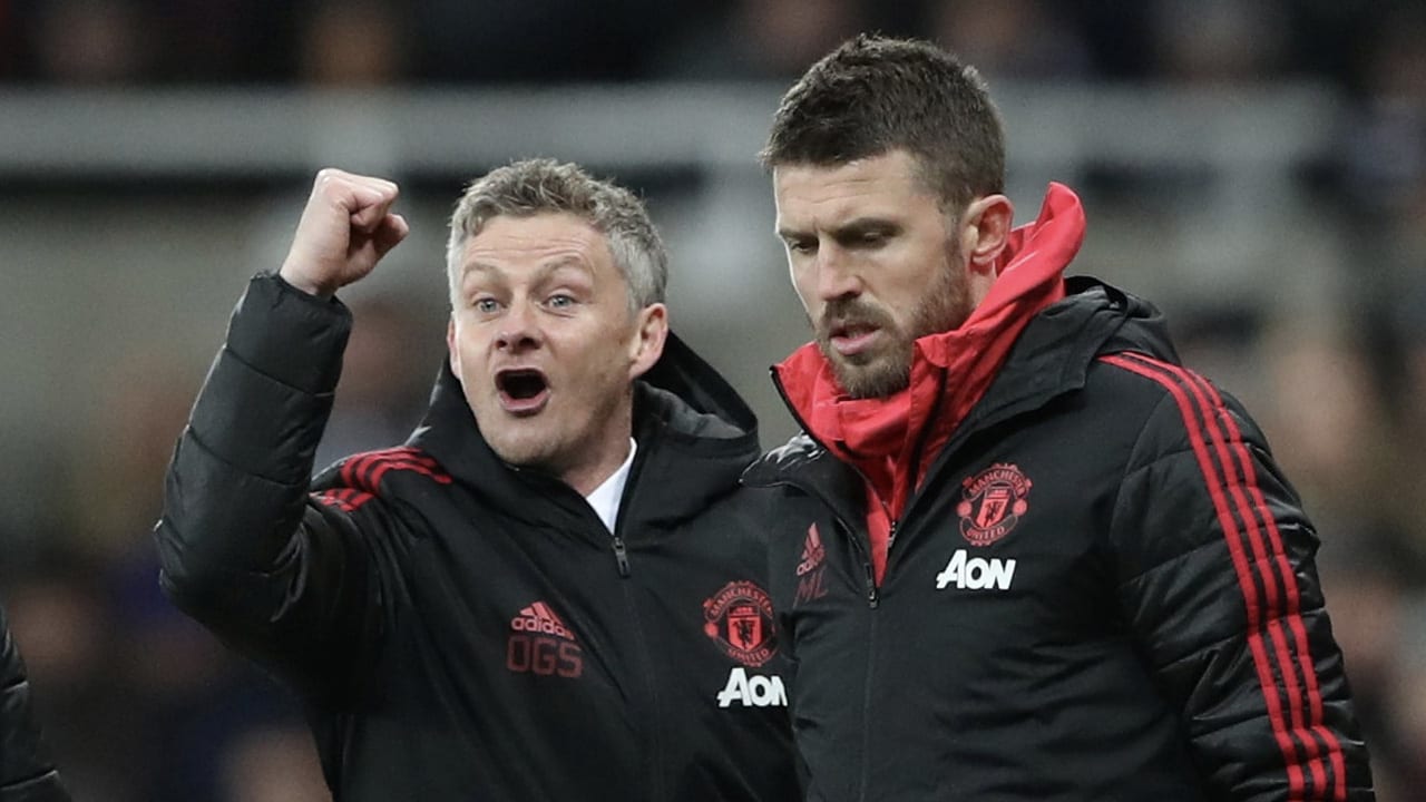 Manchester United-icoon haalt uit naar Carrick: 'Hij had ook ontslagen moeten worden'