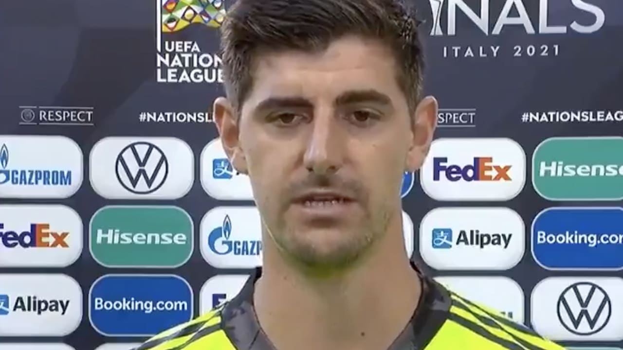 Courtois haalt keihard uit: 'Het gaat de UEFA en FIFA alleen om geld'