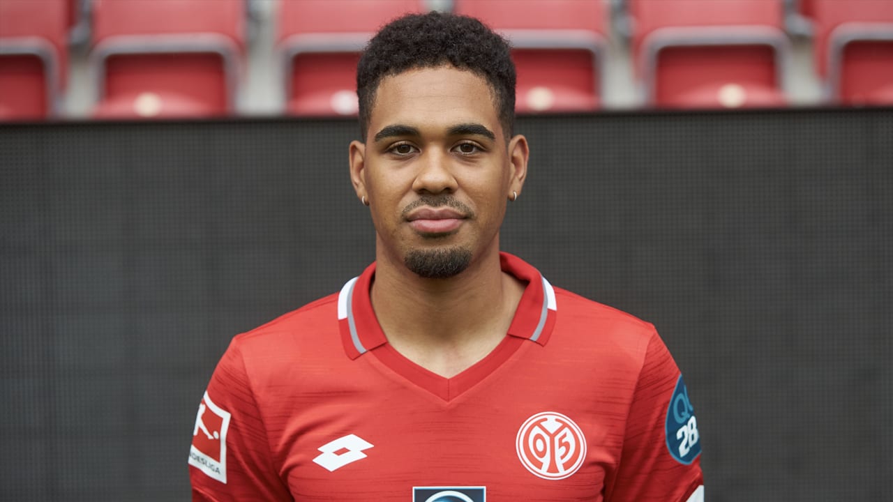 PSV neemt Phillipp Mwene transfervrij over van FSV Mainz