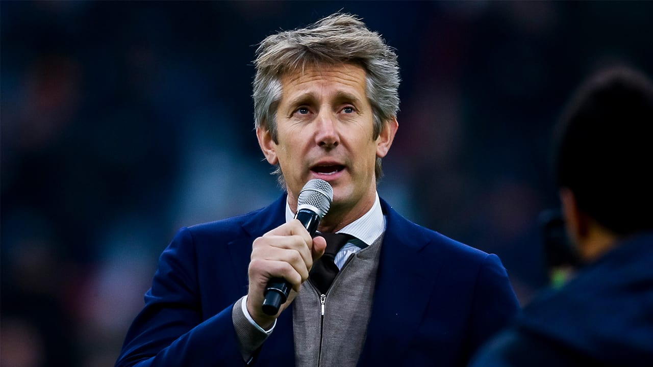 Edwin van der Sar opent eigen stadion in China 