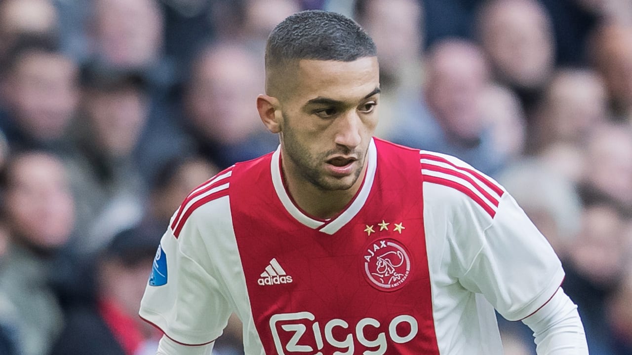 Ziyech ruilt Ajax niet zomaar in: 'Ik voel me hier thuis'