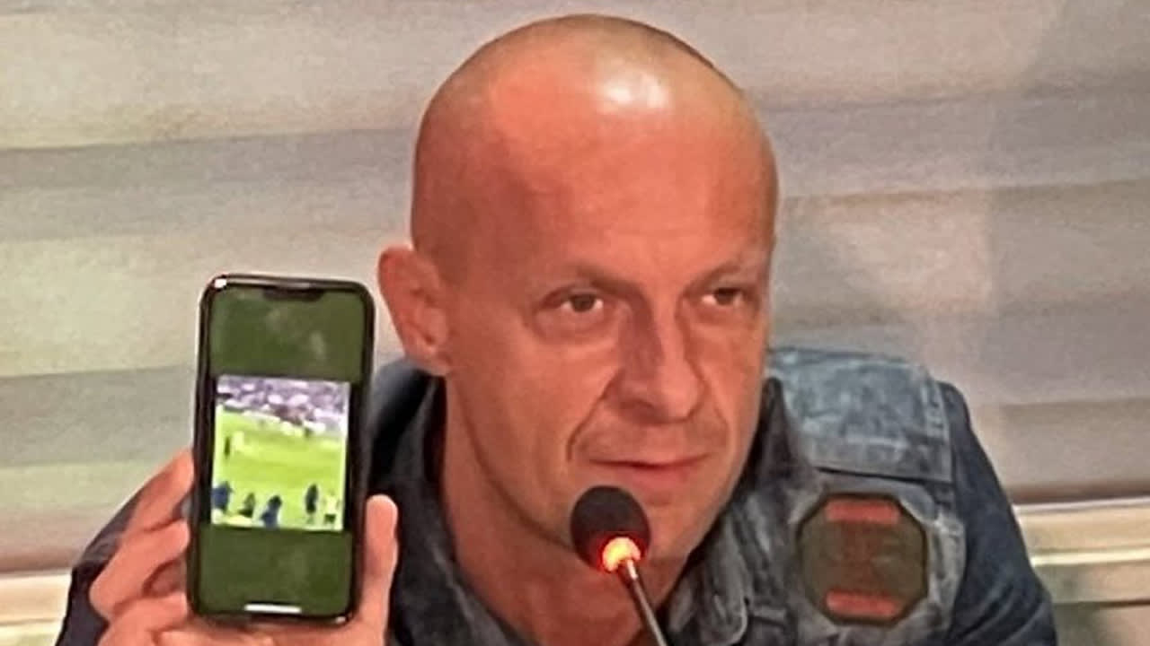 WK-scheids Marciniak pareert kritiek met foto: 'Hier hoor je de Fransen niet over'