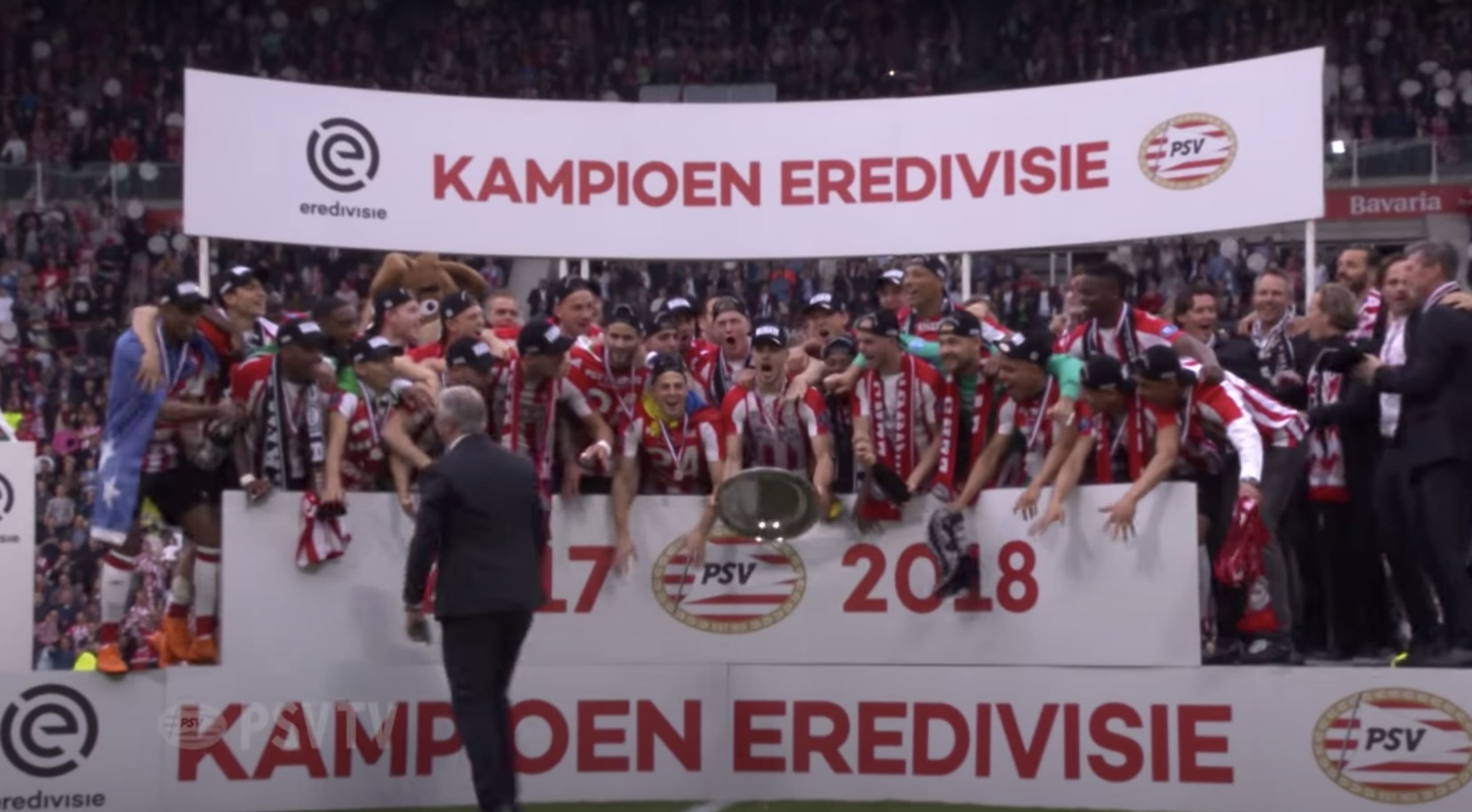 Vandaag in 2018: PSV maakt gehakt van Ajax en pakt 24e landstitel 