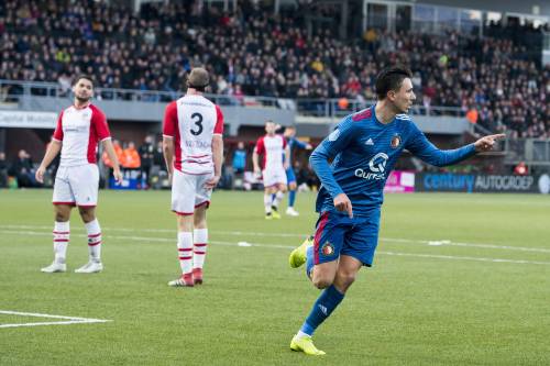 Berghuis helpt Feyenoord aan zege op Emmen