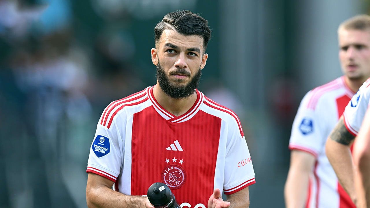 Ajax laat Mikautadze na half jaar terugkeren naar Metz