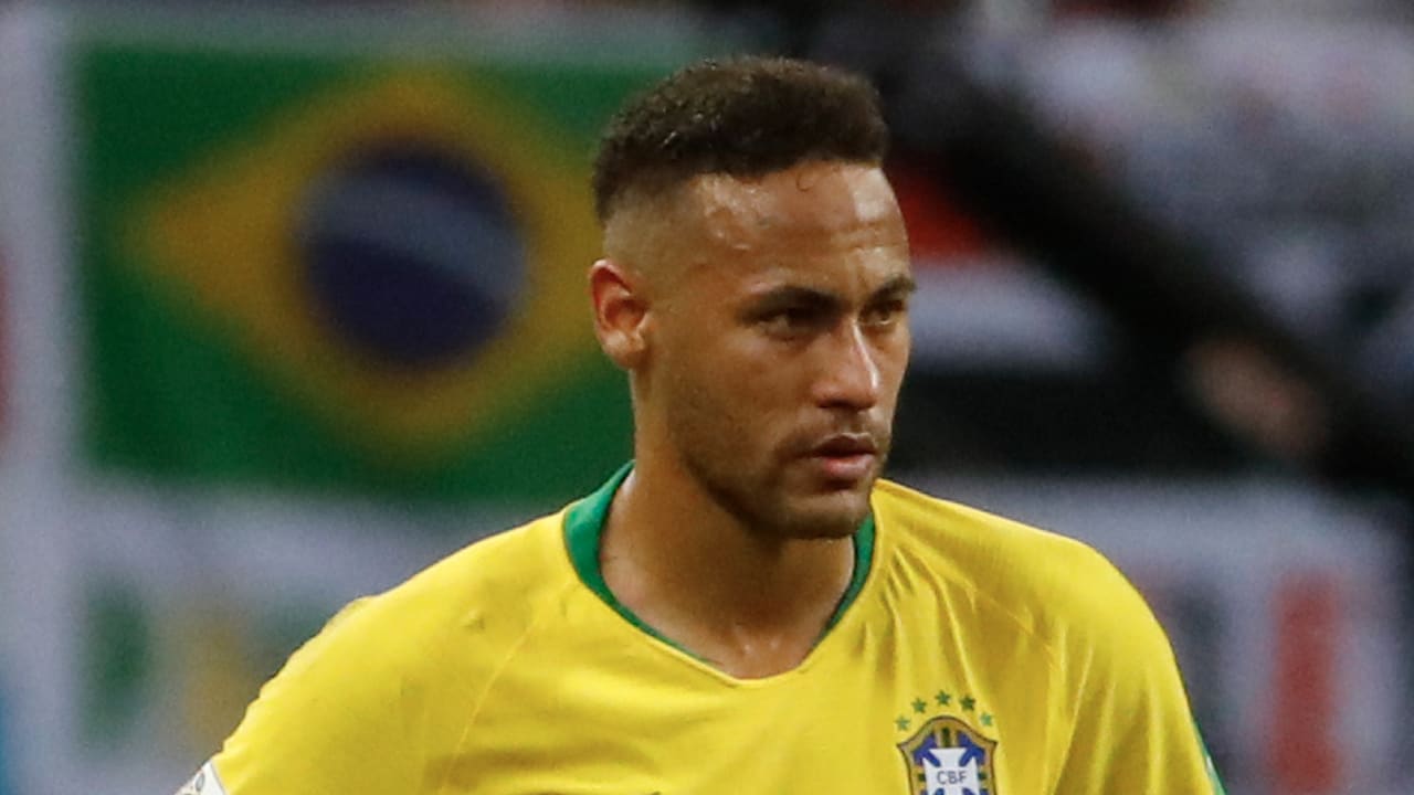 Neymar moet aanvoerdersband afstaan aan Alves
