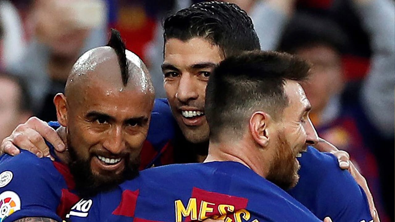Messi helpt Barcelona met 50e treffer langs Alavés
